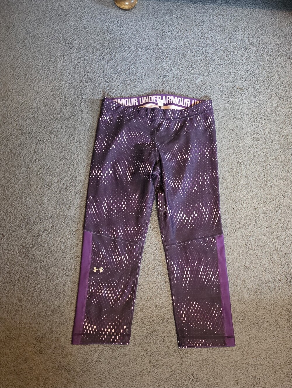 Women's Under Armour Heat Gear Capri Athletic Pants Purple & White Size Large